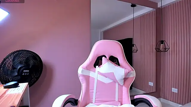 dulce santamaria online show from 12-12-24, 09:58