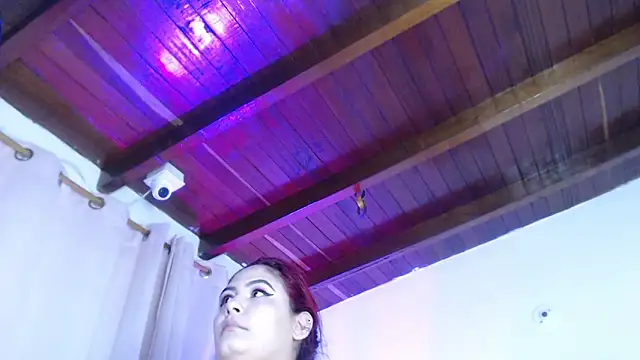 Snapshot of Amara_Red chatting on 06-10-26, 11:42 Amara Red online show from 06-10-26, 11:42
