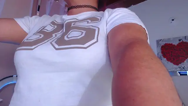 Snapshot of Amara_Red chatting on 07-03-26, 11:27 Amara Red online show from 07-03-26, 11:27