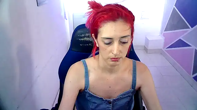 Snapshot of Ruby_Your_Milf chatting on 12-26-24, 11:35 Ruby Your Milf online show from 12-26-24, 11:35