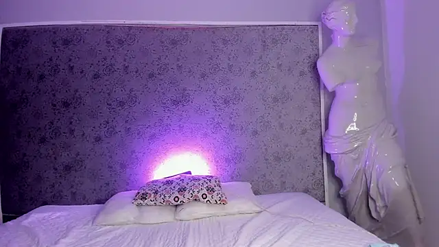 Snapshot of Ari_sunshine_ chatting on 09-24-25, 04:27 Ari sunshine online show from 09-24-25, 04:27