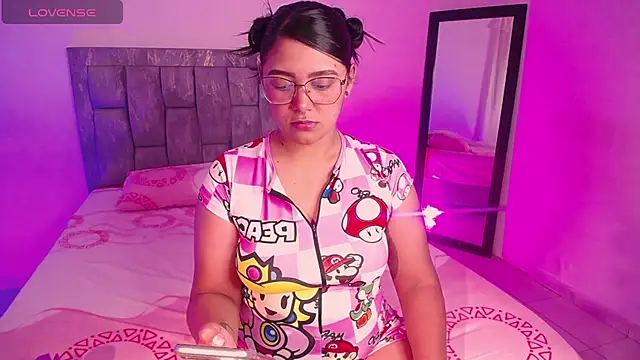 Snapshot of DIANEE_01 chatting on 11-05-25, 08:42 DIANEE 01 online show from 11-05-25, 08:42