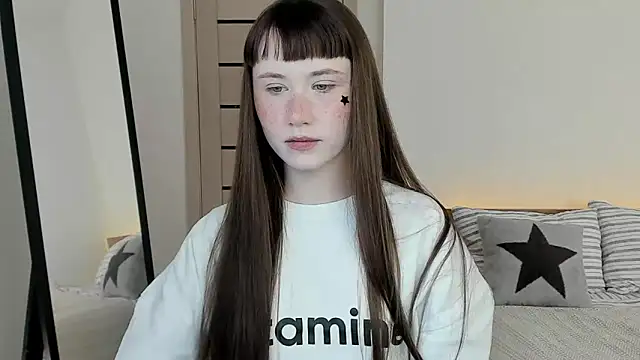 Stella Sunny online show from 04-05-26, 07:49