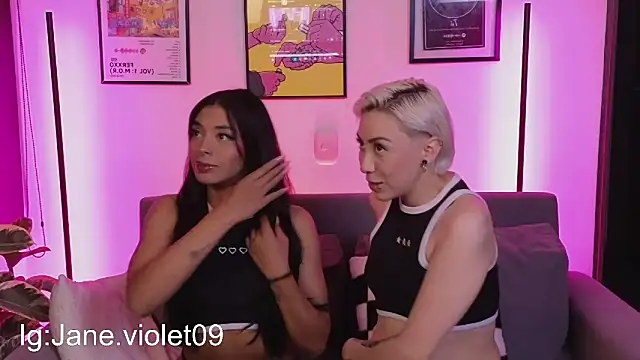 Snapshot of jane_hart_ chatting on 10-18-25, 12:02 jane hart online show from 10-18-25, 12:02