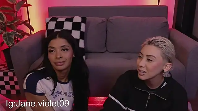 Snapshot of jane_hart_ chatting on 10-21-25, 12:22 jane hart online show from 10-21-25, 12:22