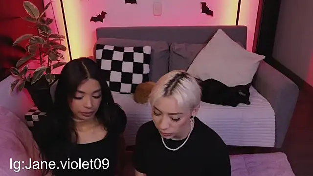 Snapshot of jane_hart_ chatting on 10-23-25, 11:57 jane hart online show from 10-23-25, 11:57