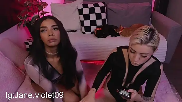 Snapshot of jane_hart_ chatting on 10-31-25, 01:39 jane hart online show from 10-31-25, 01:39