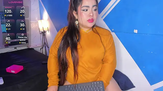 Snapshot of SamanthaFerrer_ chatting on 10-14-25, 04:46 SamanthaFerrer online show from 10-14-25, 04:46