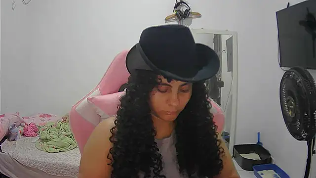 Snapshot of leximaxell chatting on 10-07-25, 05:26 leximaxell online show from 10-07-25, 05:26