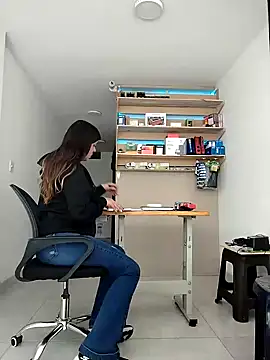 Snapshot of natalie_cowens chatting on 02-05-25, 05:20 natalie cowens online show from 02-05-25, 05:20