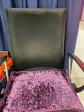 Snapshot of Liyana_Babe chatting on 12-20-24, 03:58 Liyana Babe online show from 12-20-24, 03:58