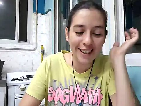 solangeyaelok1 online show from 02-10-25, 03:13
