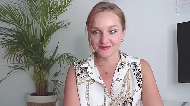 AliciaDesire online show from 10-15-25, 01:33