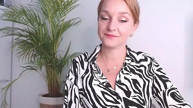 AliciaDesire online show from 10-17-25, 05:54