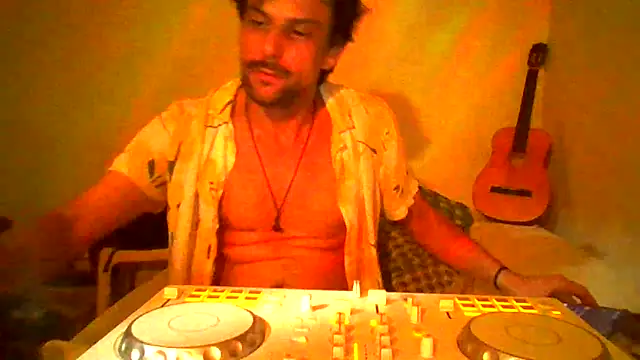 Snapshot of couplemilk chatting on 02-05-26, 02:16 couplemilk online show from 02-05-26, 02:16