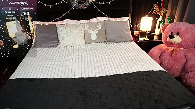 KitnissKiss online show from 01-04-25, 11:27