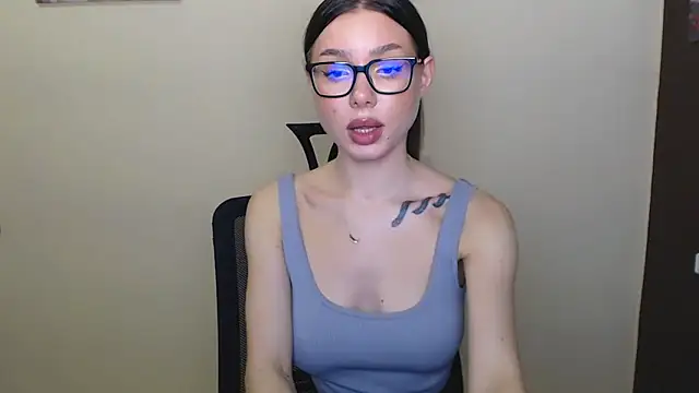 Snapshot of Cutesweetheart chatting on 12-21-24, 02:26 Cutesweetheart online show from 12-21-24, 02:26