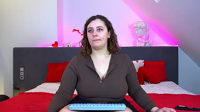 Snapshot of MaryMurray chatting on 03-01-26, 06:43 MaryMurray online show from 03-01-26, 06:43