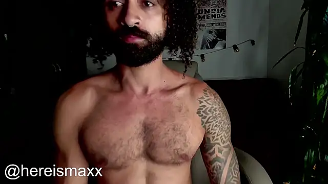Snapshot of MaxG__ chatting on 09-24-25, 12:03 MaxG online show from 09-24-25, 12:03