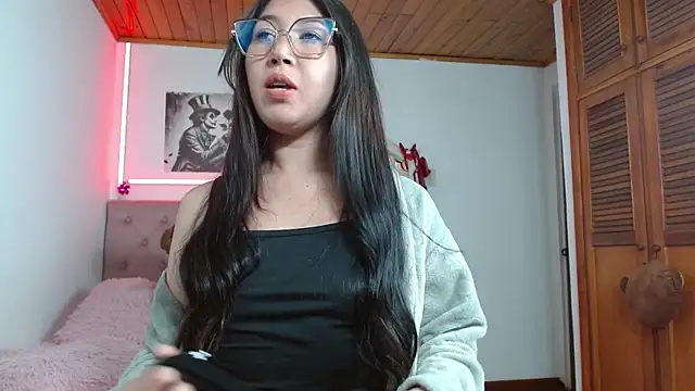 Snapshot of tifanny-squirt chatting on 10-12-25, 01:04 tifanny-squirt online show from 10-12-25, 01:04