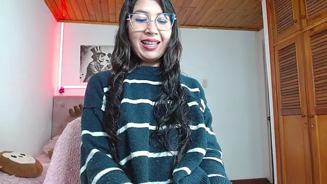 Snapshot of tifanny-squirt chatting on 11-25-25, 03:23 tifanny-squirt online show from 11-25-25, 03:23