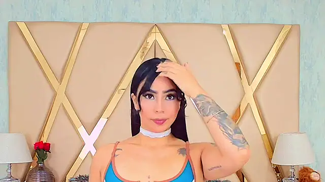 GiahDaniels online show from 02-13-25, 06:05