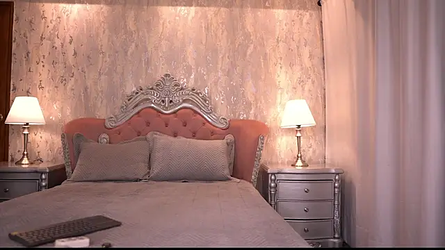 Snapshot of AngelineConnor chatting on 09-17-25, 10:11 AngelineConnor online show from 09-17-25, 10:11