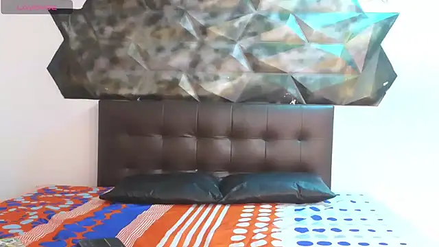 Snapshot of ling_ling24 chatting on 12-06-24, 03:22 ling ling24 online show from 12-06-24, 03:22