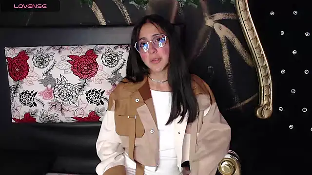 Snapshot of ling_ling24 chatting on 12-23-24, 07:49 ling ling24 online show from 12-23-24, 07:49