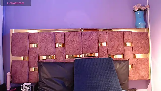 Snapshot of ling_ling24 chatting on 02-12-25, 03:40 ling ling24 online show from 02-12-25, 03:40