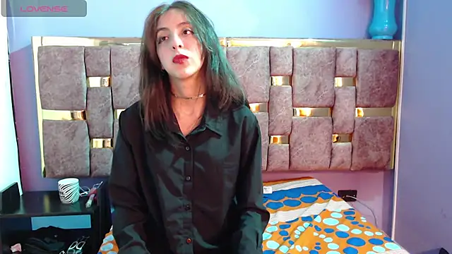 Snapshot of ling_ling24 chatting on 03-05-25, 06:44 ling ling24 online show from 03-05-25, 06:44