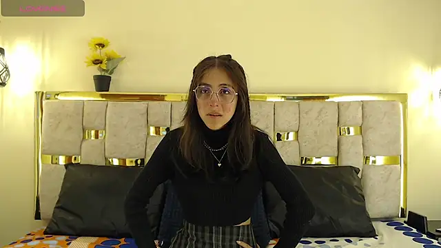 Snapshot of ling_ling24 chatting on 03-18-25, 03:20 ling ling24 online show from 03-18-25, 03:20