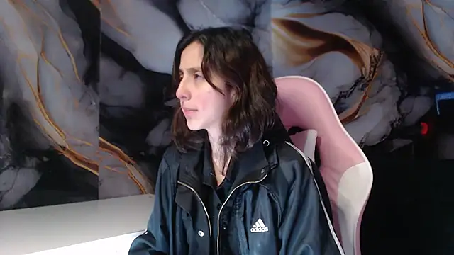 Snapshot of ling_ling24 chatting on 10-15-25, 03:06 ling ling24 online show from 10-15-25, 03:06