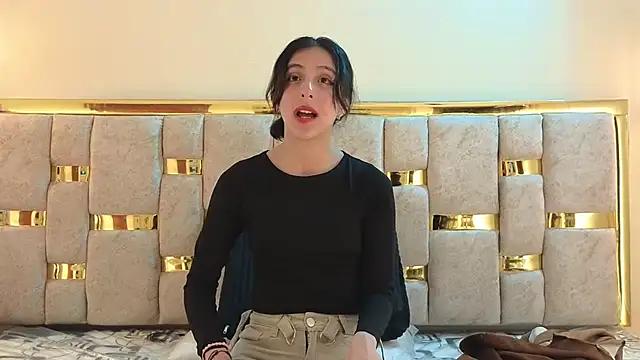 Snapshot of ling_ling24 chatting on 12-02-25, 03:23 ling ling24 online show from 12-02-25, 03:23