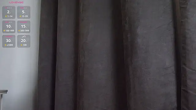 Victoria Thomsons1 online show from 10-12-25, 12:37