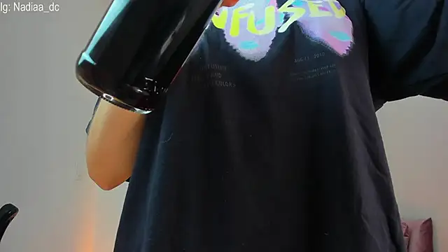 Snapshot of Nadiaa_ chatting on 12-12-24, 02:59 Nadiaa online show from 12-12-24, 02:59