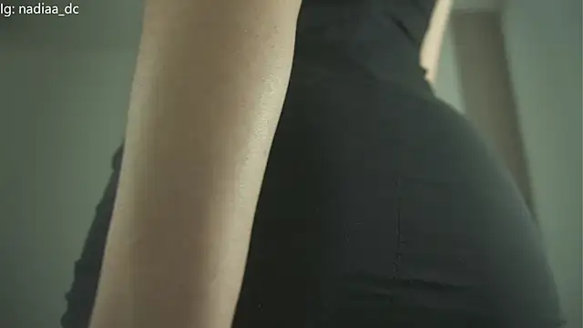 Snapshot of Nadiaa_ chatting on 11-08-25, 04:45 Nadiaa online show from 11-08-25, 04:45