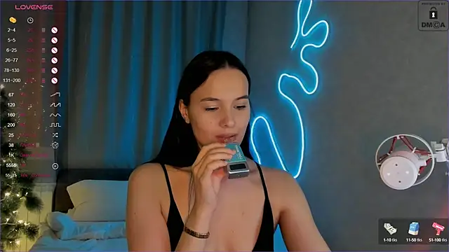 Snapshot of _Sweetie_ chatting on 12-25-24, 03:49  Sweetie  online show from 12-25-24, 03:49