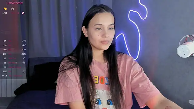 Snapshot of _Sweetie_ chatting on 02-06-25, 12:48  Sweetie  online show from 02-06-25, 12:48