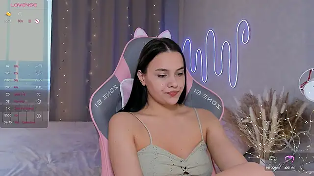 Snapshot of _Sweetie_ chatting on 02-14-25, 11:10  Sweetie  online show from 02-14-25, 11:10
