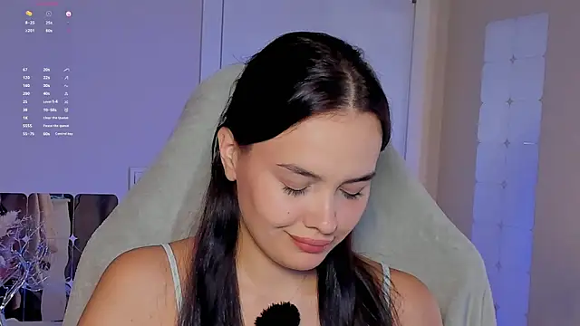 Snapshot of _Sweetie_ chatting on 10-11-25, 05:11  Sweetie  online show from 10-11-25, 05:11