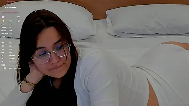Snapshot of _Sweetie_ chatting on 05-15-26, 04:03 Sweetie online show from 05-15-26, 04:03