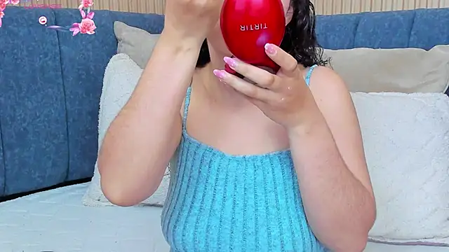 Snapshot of angeline_teen chatting on 11-21-25, 12:15 angeline teen online show from 11-21-25, 12:15