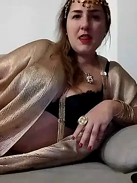 Snapshot of italianboobs chatting on 01-03-25, 06:46 italianboobs online show from 01-03-25, 06:46
