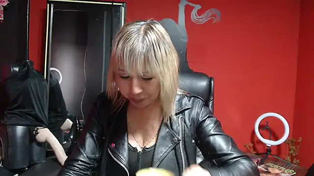 KLOE PIELL online show from 12-01-25, 09:20