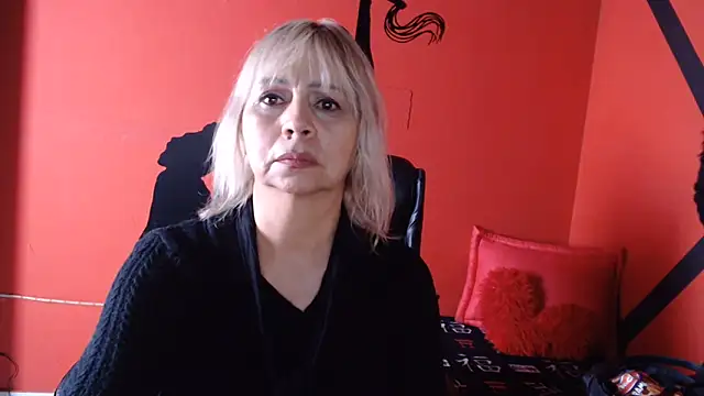 Snapshot of KLOE_PIELL chatting on 06-19-26, 08:34 KLOE PIELL online show from 06-19-26, 08:34