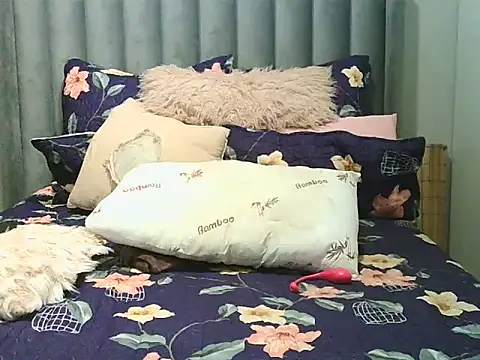 Snapshot of Amberbela chatting on 12-13-24, 11:50 Amberbela online show from 12-13-24, 11:50