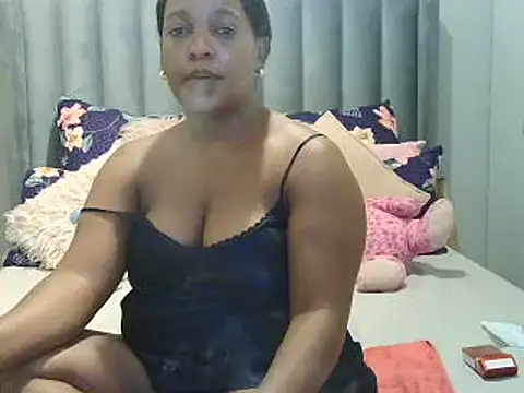 Snapshot of Amberbela chatting on 12-29-24, 05:01 Amberbela online show from 12-29-24, 05:01