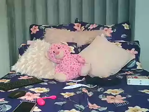 Snapshot of Amberbela chatting on 01-21-25, 11:35 Amberbela online show from 01-21-25, 11:35