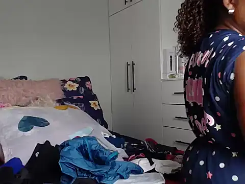 Snapshot of Amberbela chatting on 09-09-25, 08:47 Amberbela online show from 09-09-25, 08:47